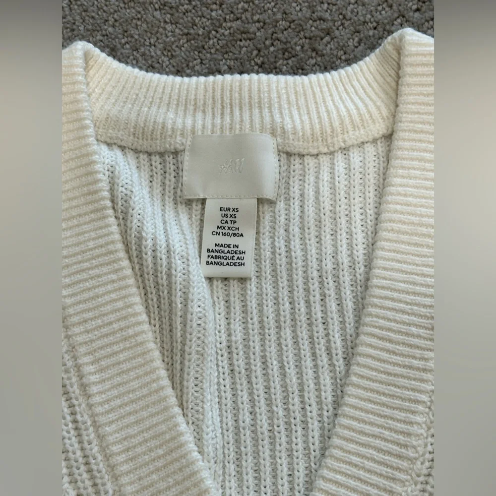 H&M Button-Up Cardigan - Picture 2 of 6